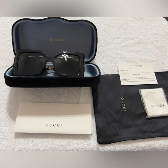 ❌SOLD❌ Gucci GG0535S Black/Grey Butterfly/Square Ladies Sunglasses 001 56x16x135 - Picture 3 of 13